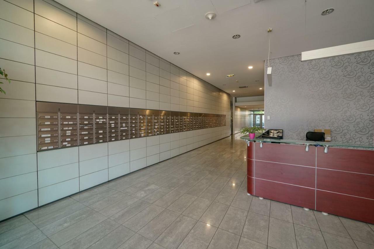 Flora Cozy Apartment Bratislava Luaran gambar